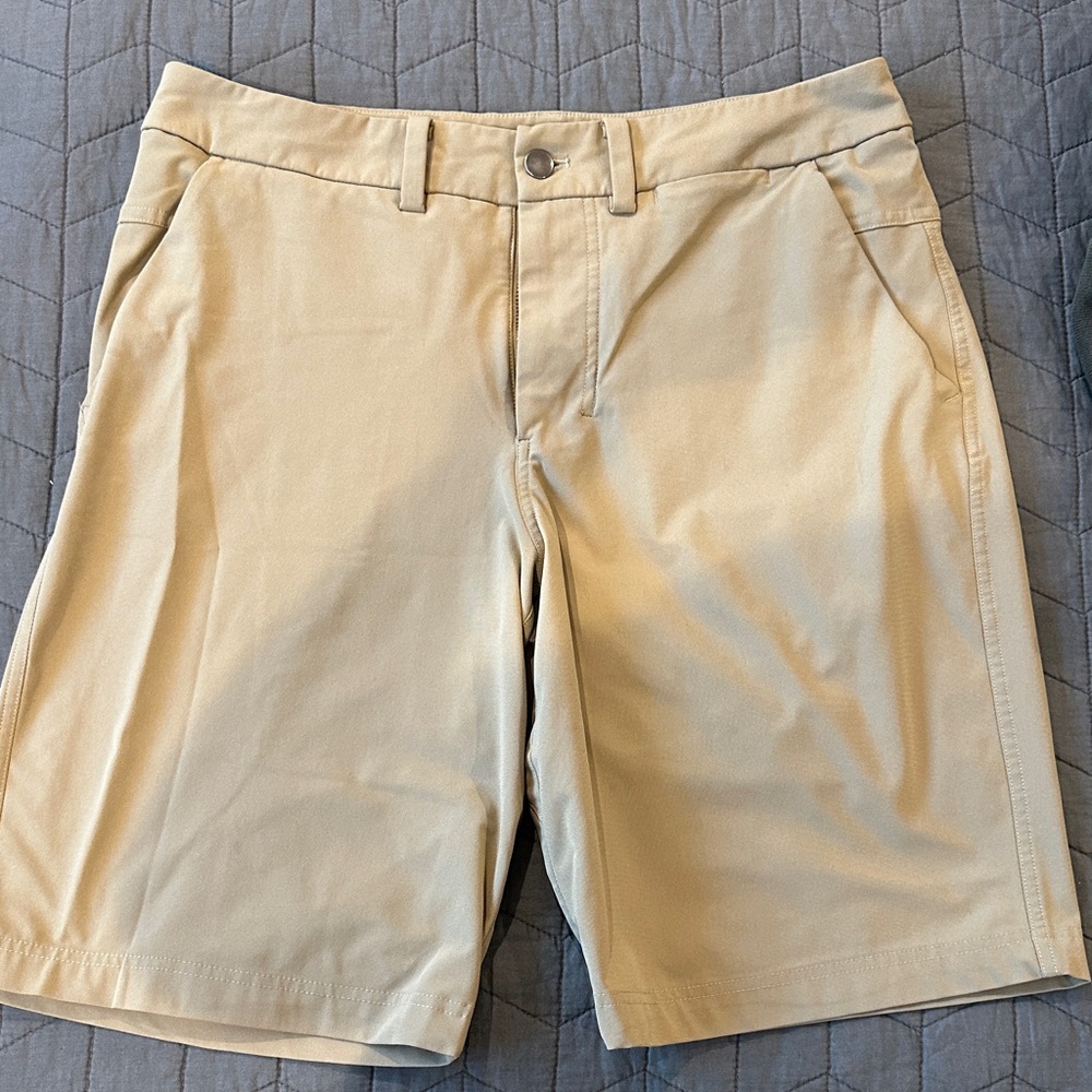 Lululemon Athletica Men's Tan Flat Front Shorts